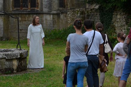 Visite contée tous les dimanches du Festival pour découvrir les mythes et les mystère de l'Abbaye d'Ambronay.